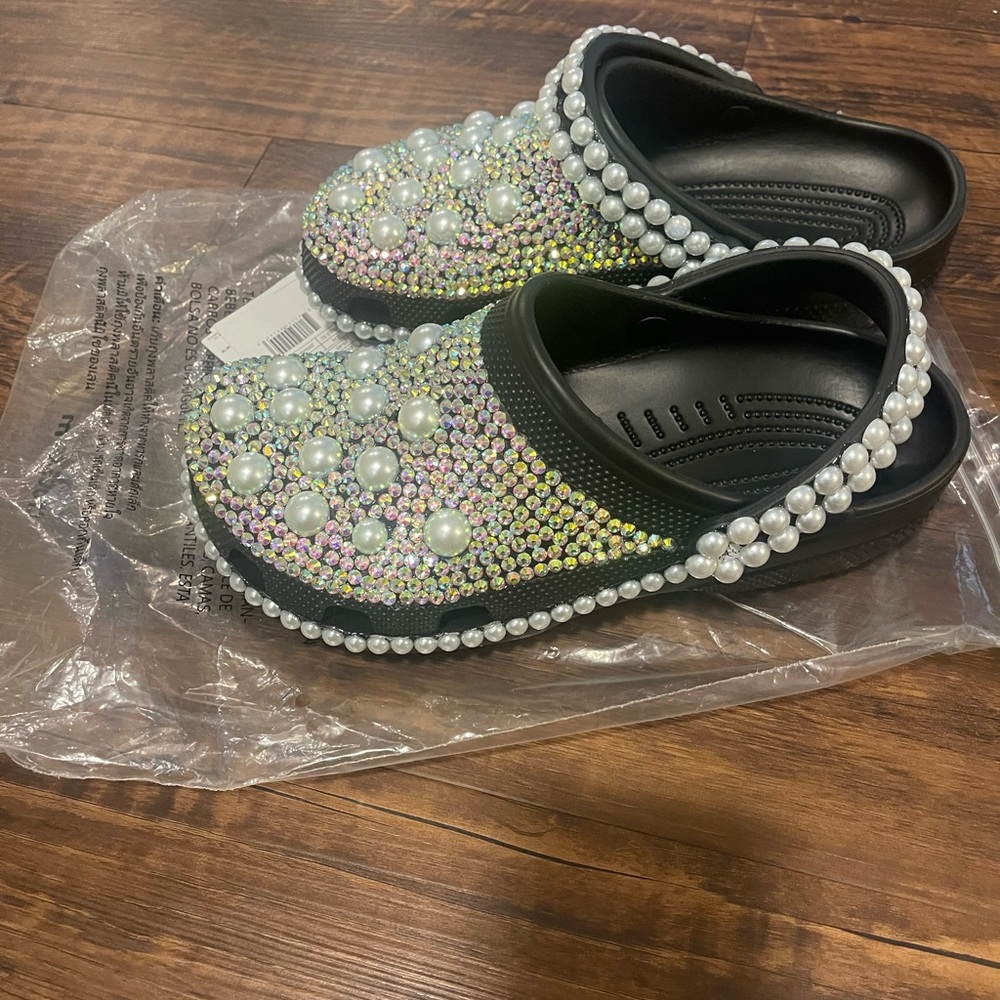 BRAND NEW NEVER WORN BLING CROCS - Picture 6 of 8